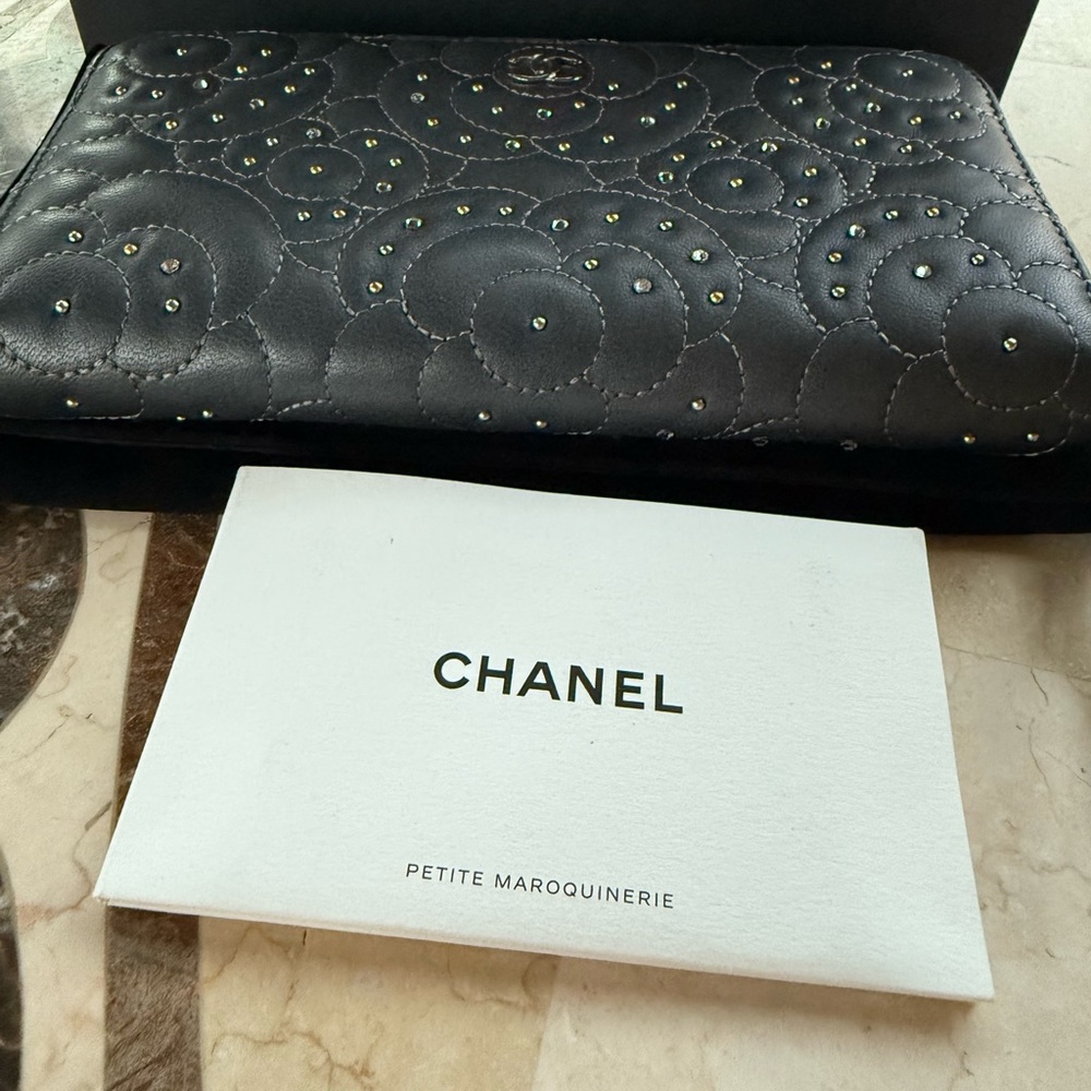 Pre-loved Chanel Camellia Wallet (Rare)